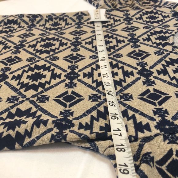 Lily White Top - Picture 4 of 7